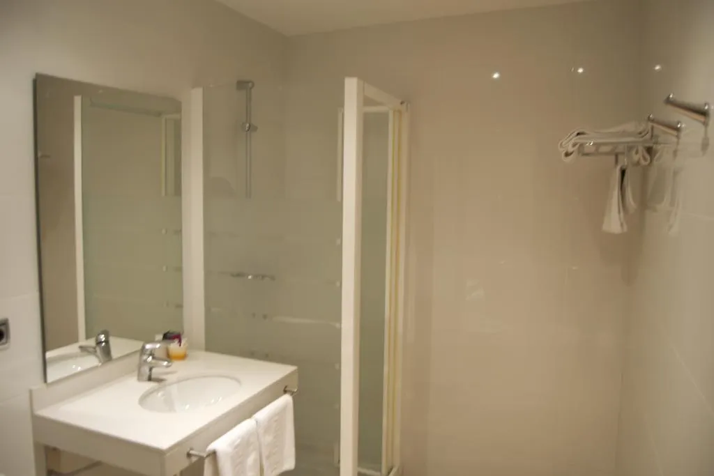 Hostal El Carril Llagostera Guest house