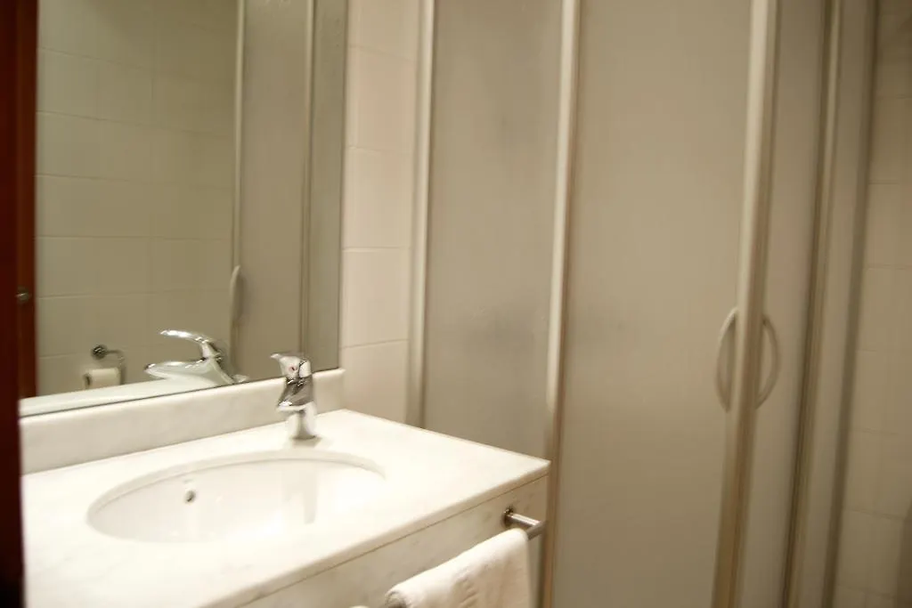 Hostal El Carril Llagostera 0*,