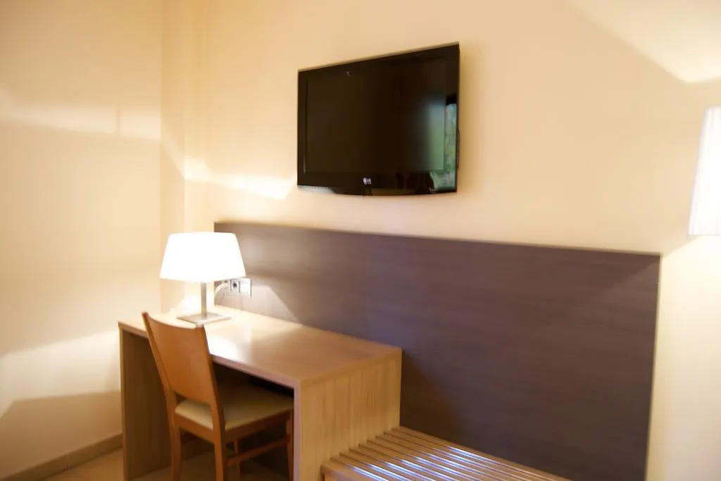Hostal El Carril Llagostera